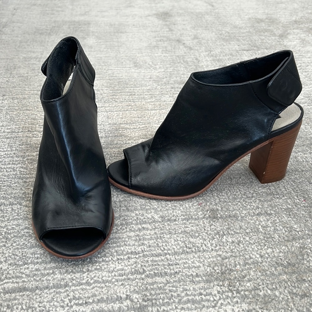 Steven by Steve Madden Black Leather Heels